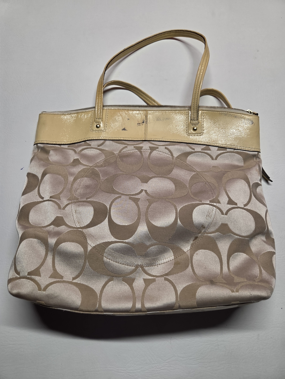 Coach Signature Tote Bag in Beige/Cream